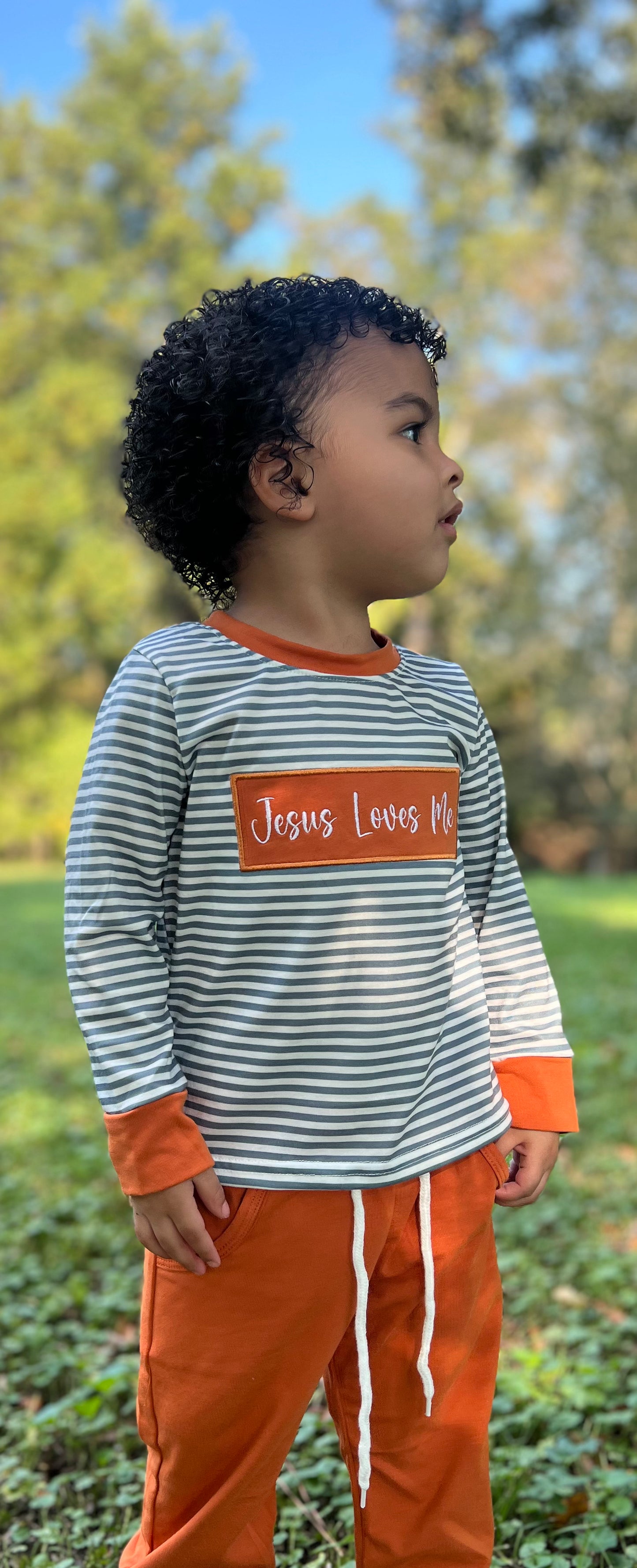 Jesus loves me Boys 2pc